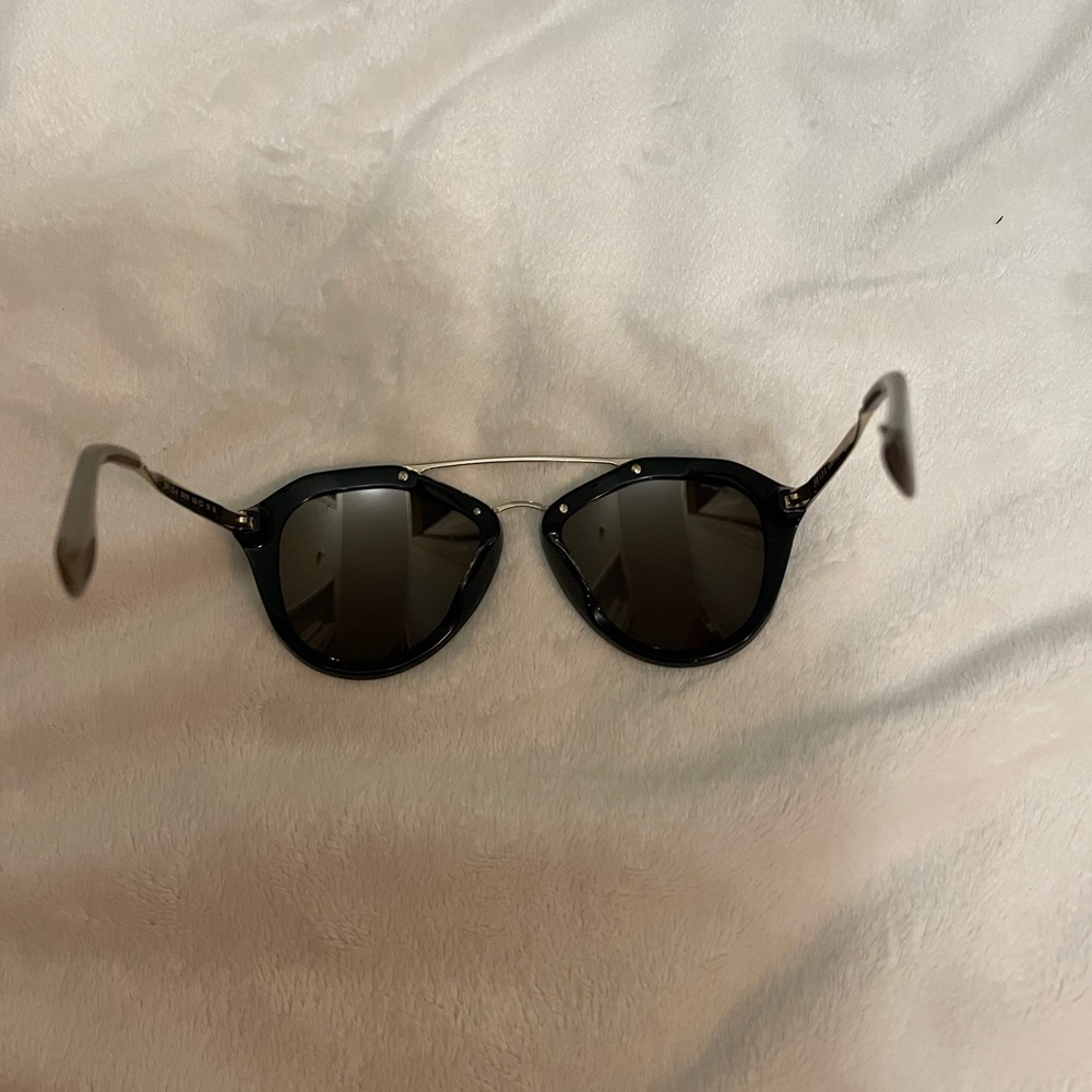 Beautiful Prada Black and Gold Sunglasses - Picture 8 of 14